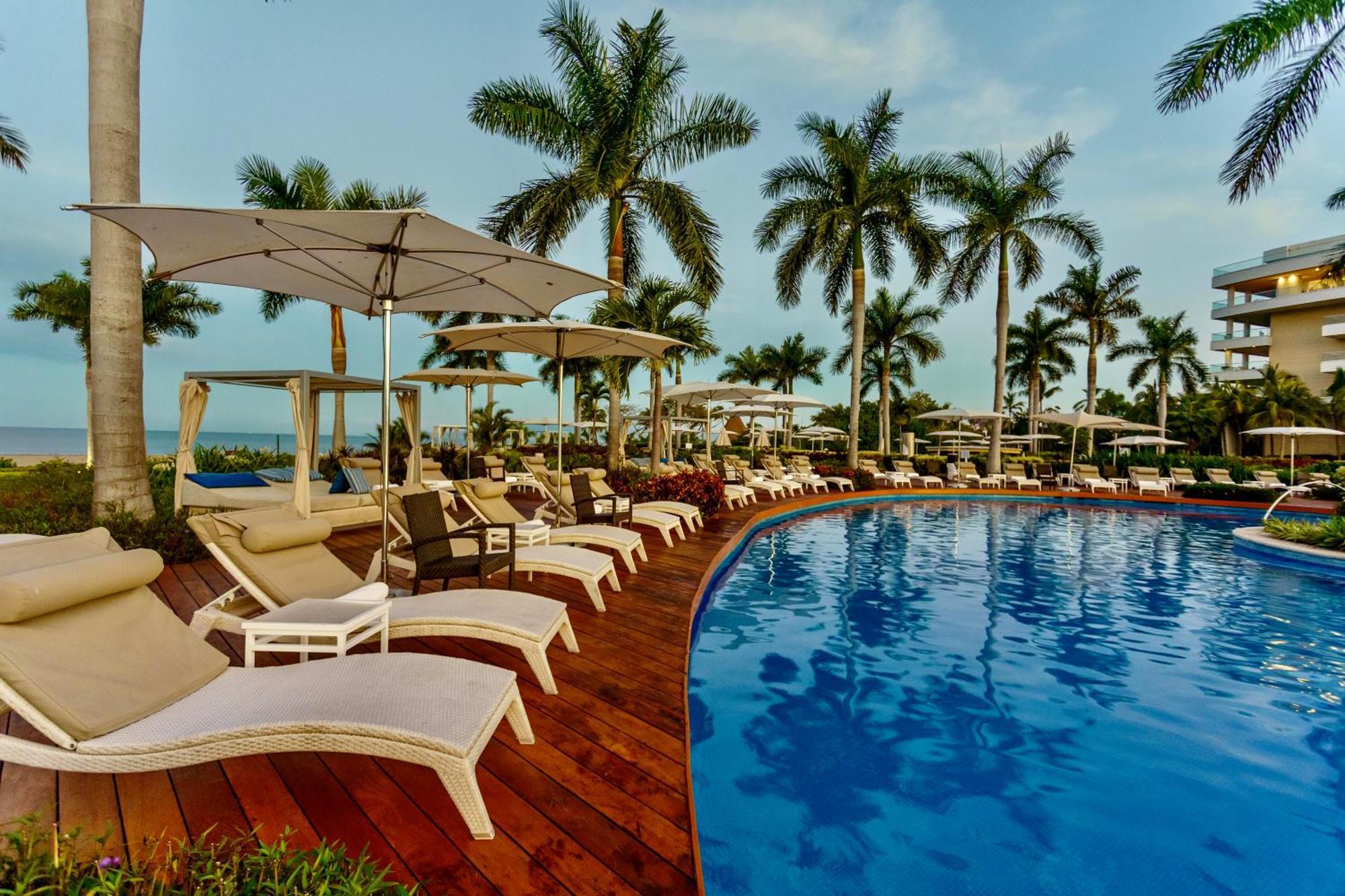 Grand Luxxe Two Bedroom Suite - Nuevo Vallarta Exterior photo